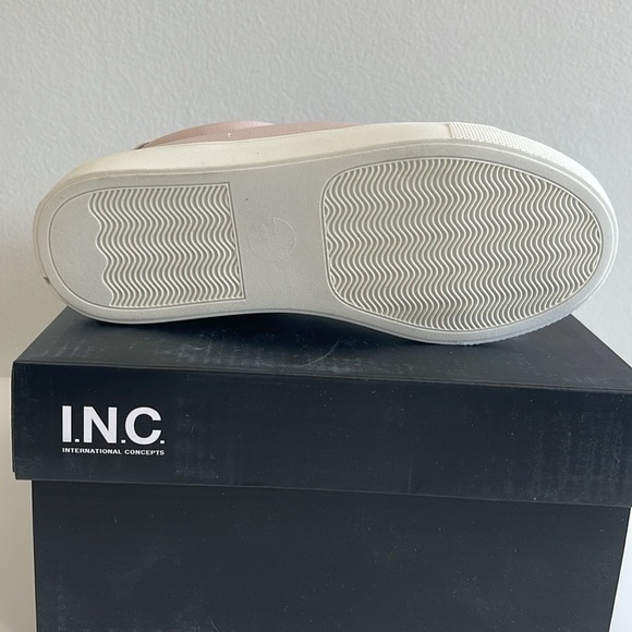 INC slip on Girls shoe - Picture 5 of 5
